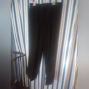 Women's Larry Levine stretch size 8 cuffed pant